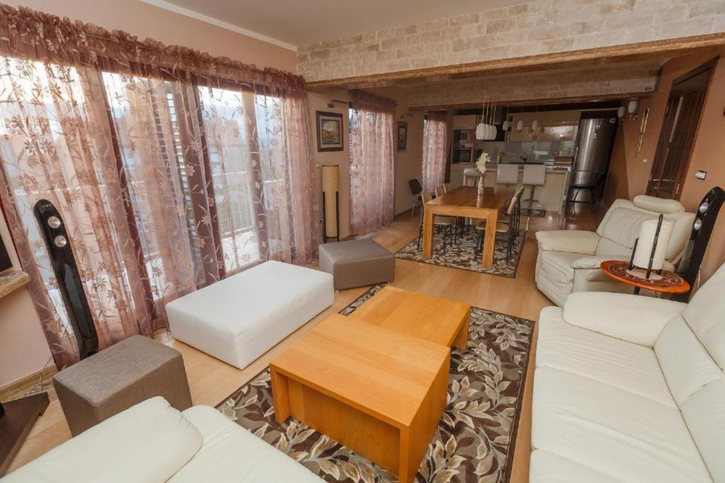 Luxury Apartments Near Bacvice Beach スプリト エクステリア 写真