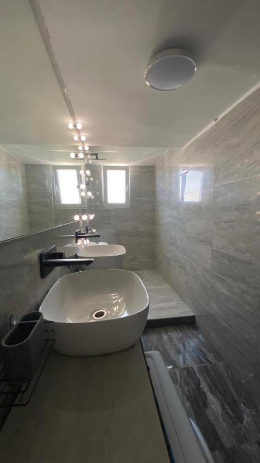 Luxury Apartments Near Bacvice Beach スプリト エクステリア 写真