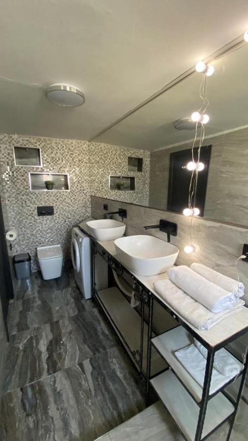Luxury Apartments Near Bacvice Beach スプリト エクステリア 写真