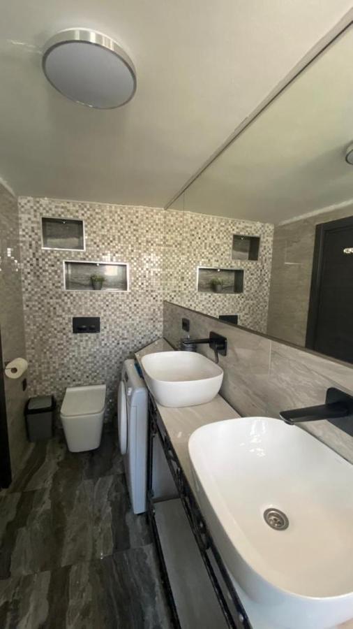 Luxury Apartments Near Bacvice Beach スプリト エクステリア 写真